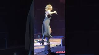 Maggie Rogers In The Living Room live in MSG (4:3)