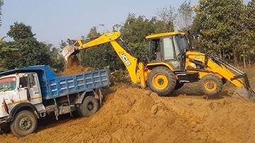 JCB Backhoe Loader Cutting Mud and Loading in Dump Truck - JCB Backhoe 3DX Machine Working in Mud