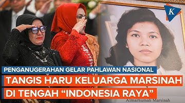 Detik-detik Keluarga Marsinah Menangis Haru di Tengah Prosesi Penyematan Gelar Pahlawan