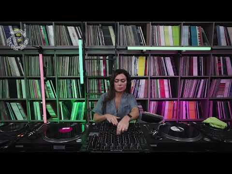 Ellis Moss B2B Jaded (Live from Toolroom HQ)