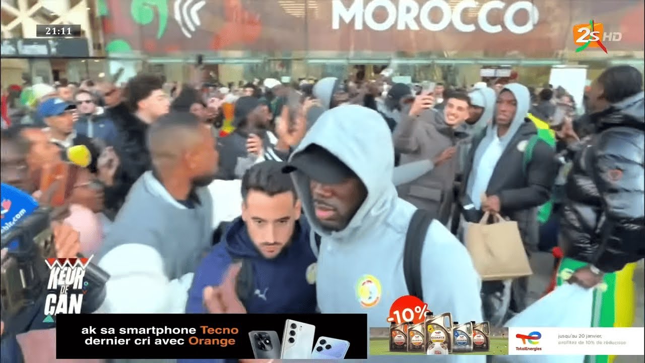 Arrivée des Lions à Rabat : foule immense, pas de sécurité pour les joueurs