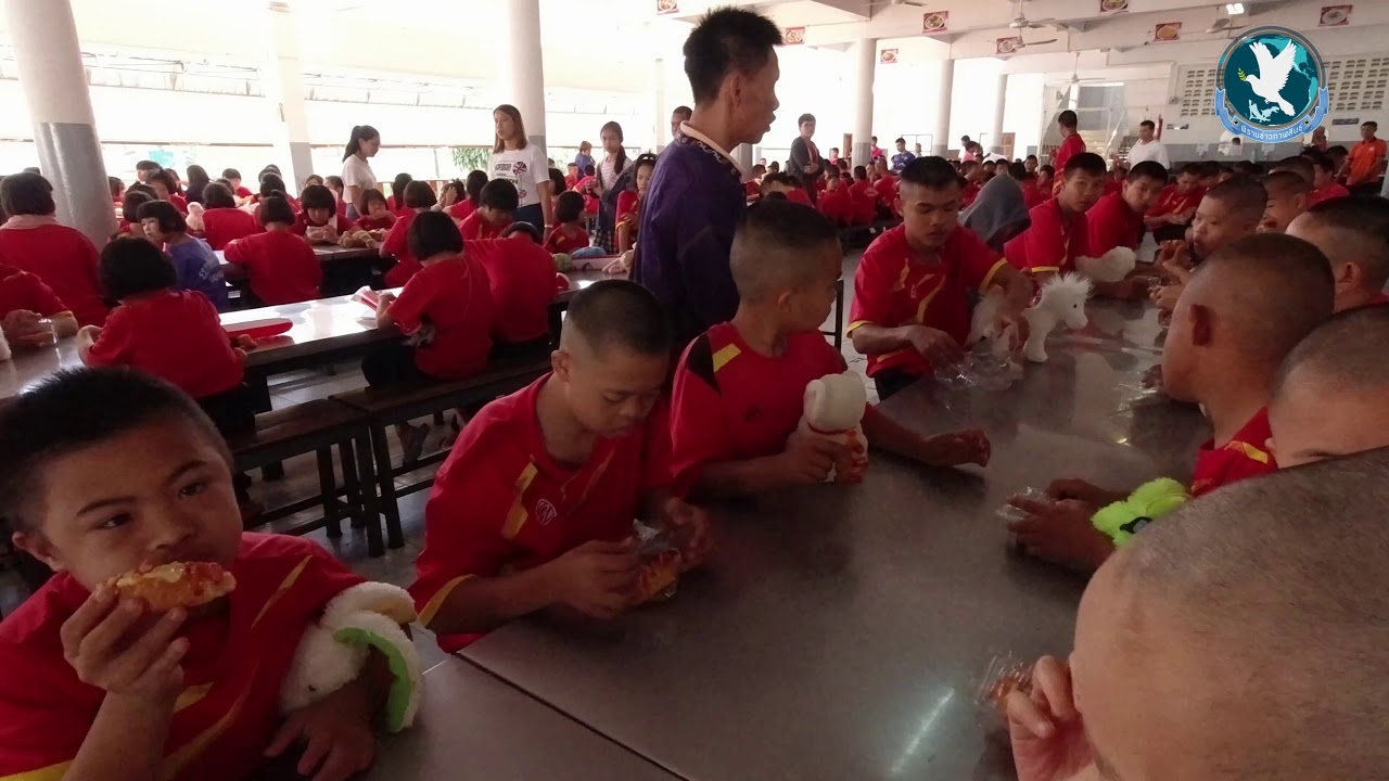 สมภพ3 มอบของขวัญปีใหม่ให้เด็กพิเศษโรงเรียนกาฬสินธุ์ปัญญานุกูล