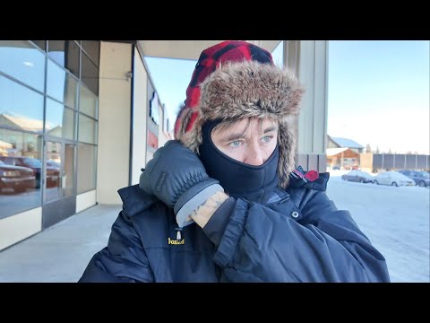 North Pole ALASKA Below Freezing Temps - Meeting Santa Claus & Visiting Reindeer - COLD Walking Tour