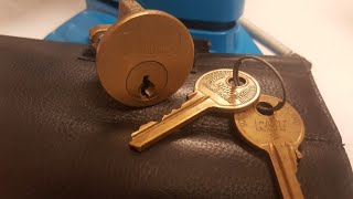 (84)  Wren Bird Rim Cylinder opened without the Key. #LockpickingBelfast