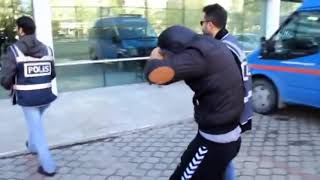Adliyeye Göbek Atarak Giren Adam Hadi Bakalım Yasin