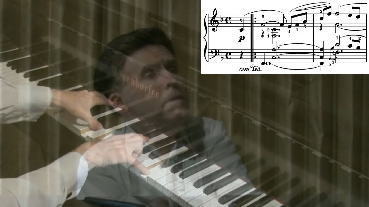 Schumann, Träumerei (with score), performed by Robert Cunningham