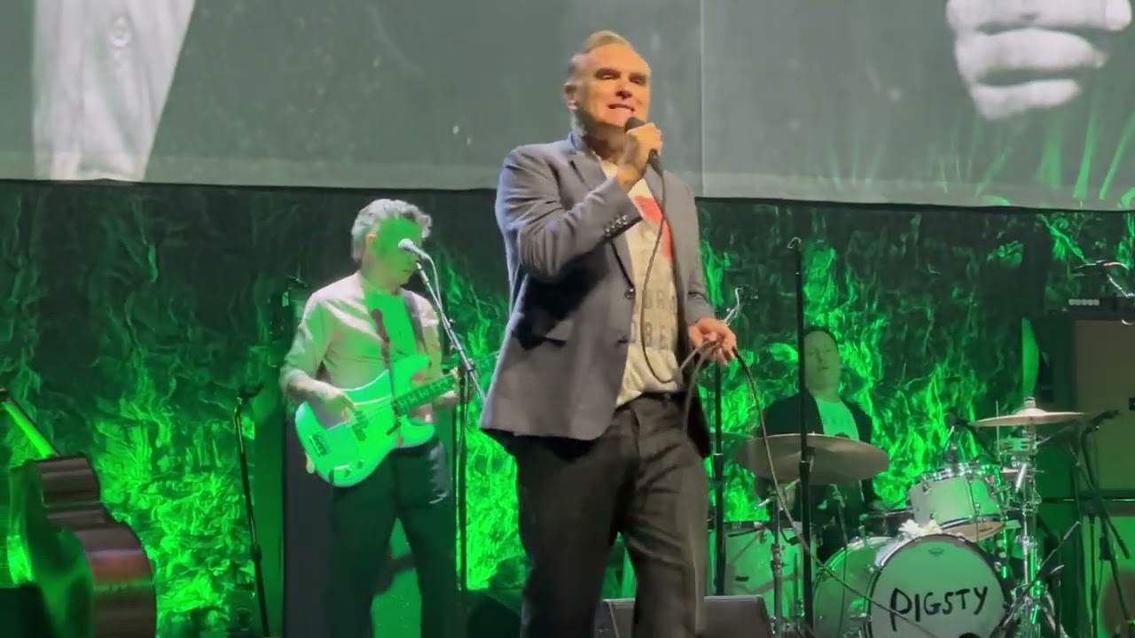 Morrissey - Best Friend On The Payroll, Live in 4k Bakersfield 4-30-25