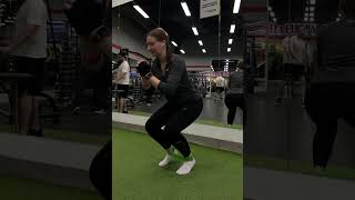 Выпрыгивания на носках с разведением ног с минибэндом - Toe jump-ups with leg spread using mini band