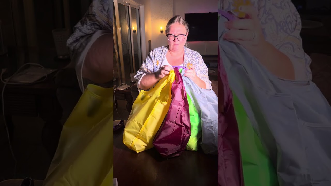 Carry All Your Shopping Bags At Once Without The Struggle: Equal Weight Distribution!