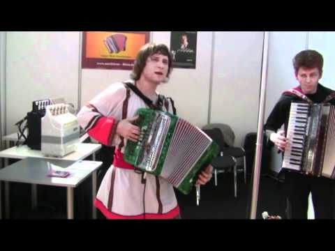 Гармонь LITTAU на Музыкальной выставке 2012часть1.mp4