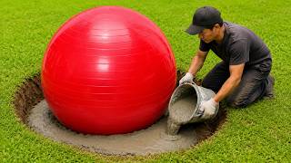 Pour cement into a ball // Amazing ideas for decorating garden pots with balls - unique and creative