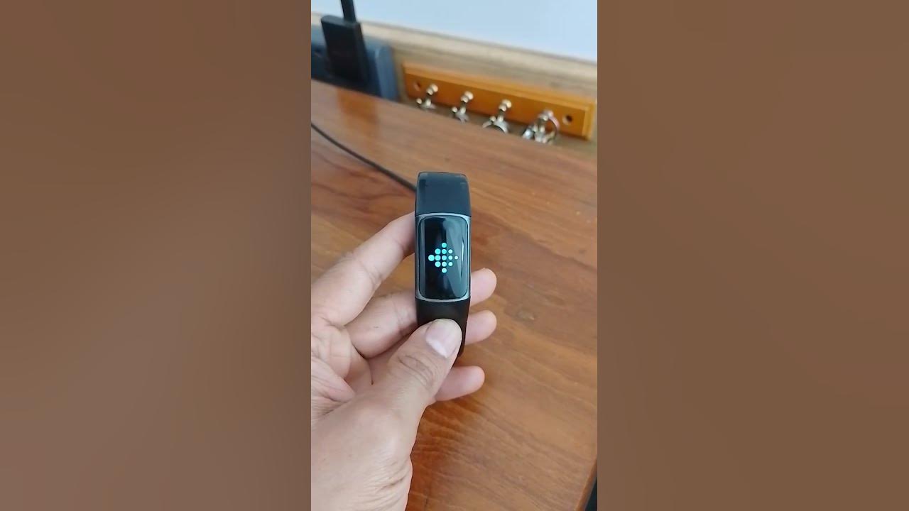 Fitbit Charge 5 does not start. Keeps flashing logo. YouTube