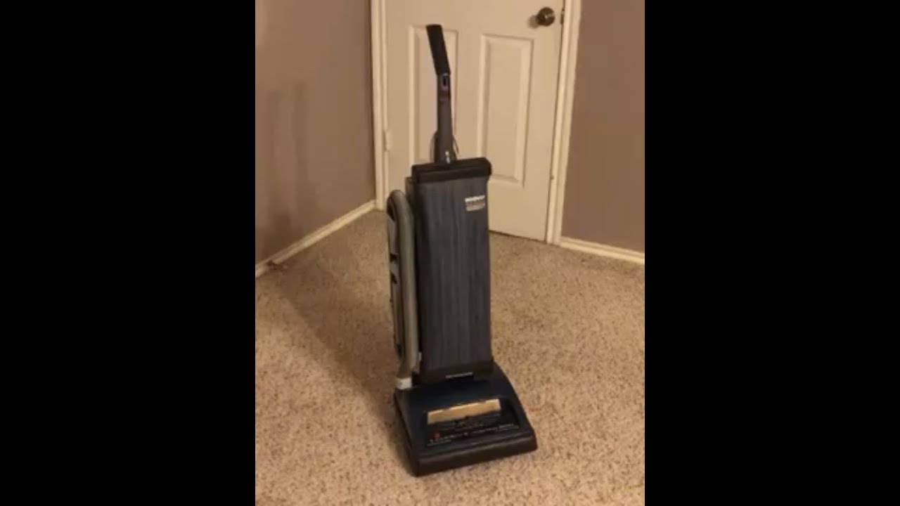 Вертикальный пылесос Hoover Legacy II Total System Performance 820 U4551-920