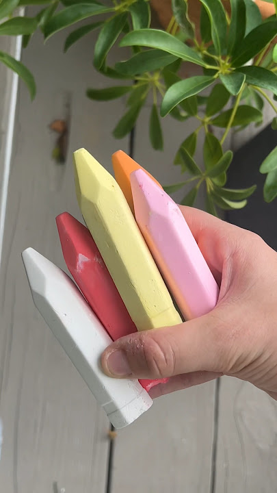 Try this on a sunny day 🖍️🌞