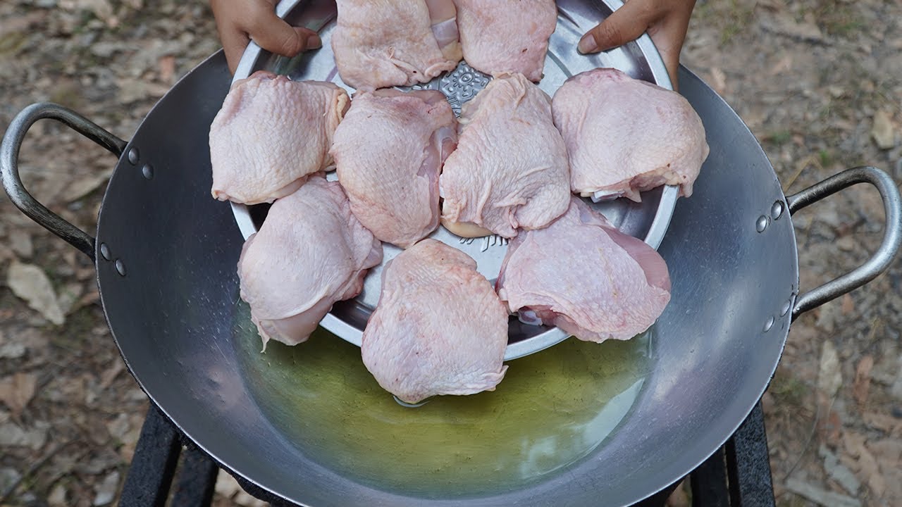 Tasty, Garlicky and Crispy Fried Chicken Thighs Recipe - YouTube