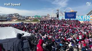 360-degree view of crowd at Donald Trump's Wildwood, N.J. rally Resimi