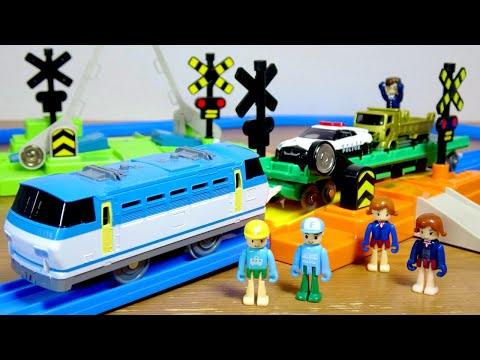 Hello railroad crossing, goodbye railroad crossing. Finally, a new