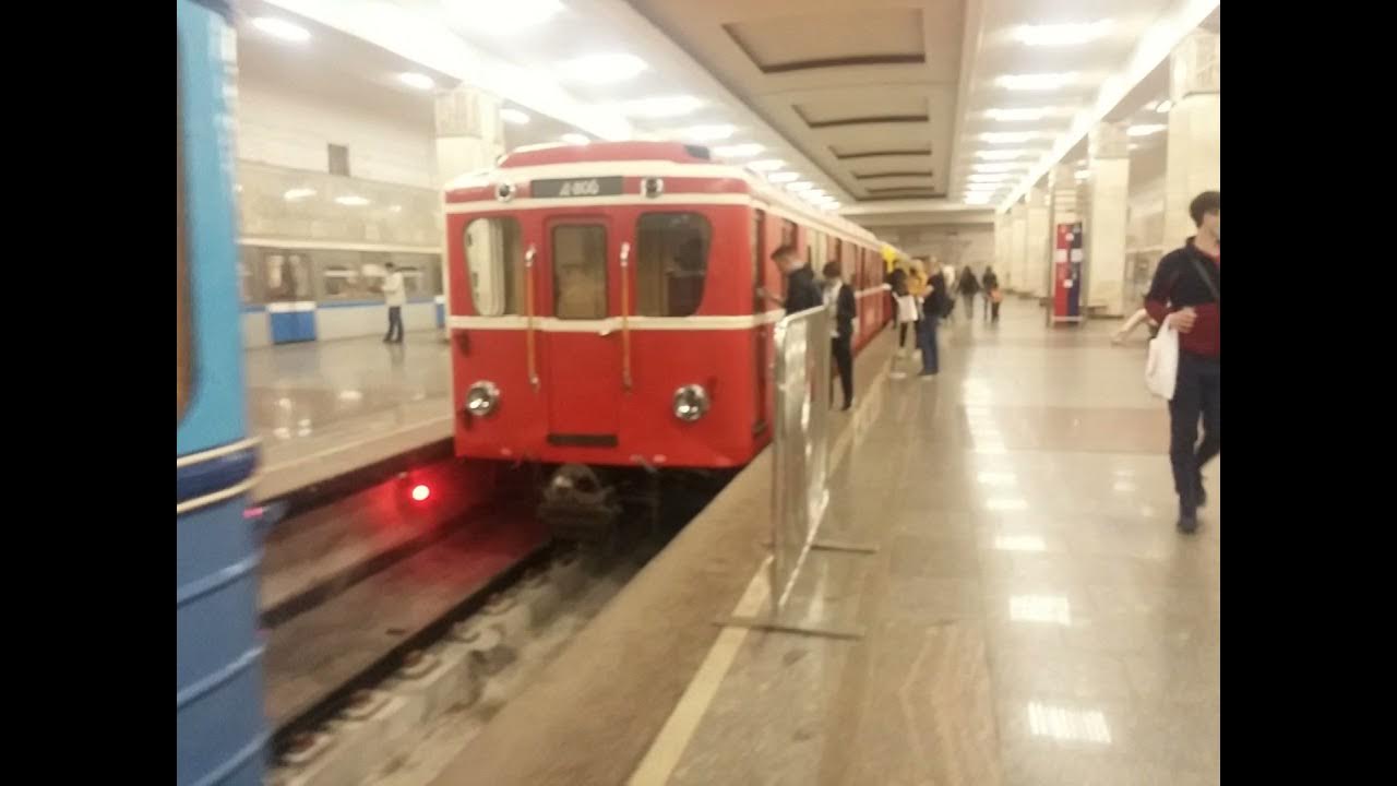 Парад поездов в москве. Станция Партизанская выставка ретро вагонов. Станция метро Партизанская выставка вагонов. Выставка ретро вагонов на Партизанской 2023. Выставка вагонов на Партизанской.