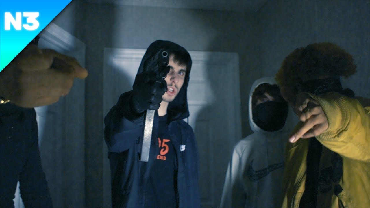 Guarda AK - COLD (Official Music Video) Dir. by Number 3 su YouTube Guarda AK - COLD (Official Music Video) Dir. by Number 3 su YouTube