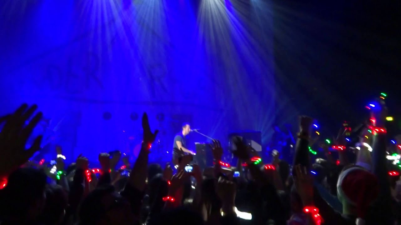 Christmas Lights Coldplay Under 1 Roof 19/12/13 YouTube