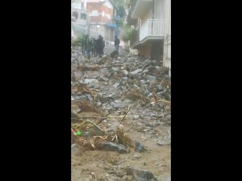 Alluvione Bitti, le terribili immagini di oggi: le strade del paese sommerse da fango e detriti