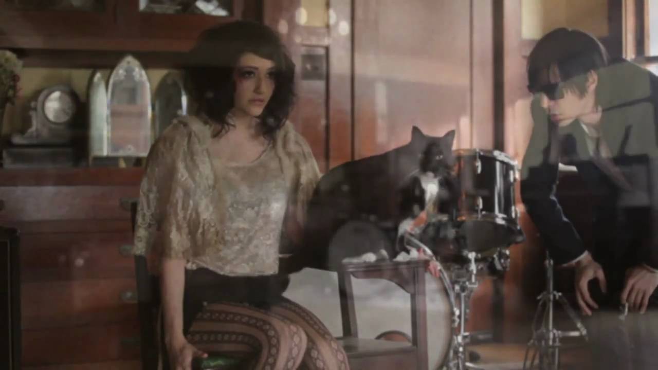 Bitter Lips official video - Queen Kwong