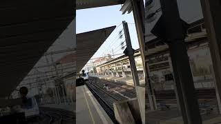 Ave destino Madrid saliendo de Estación de Huesca