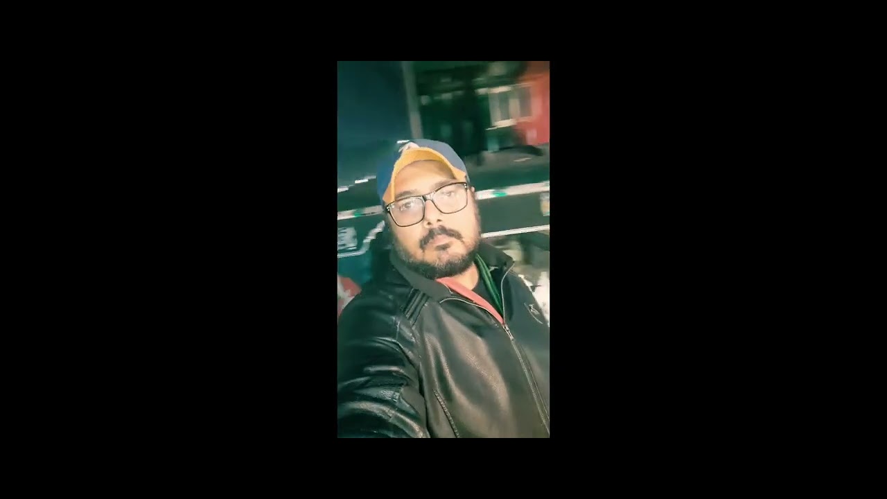 PTI WORKERS DANCE NEUTRAL UNCLE SONG | PTI NEW SONG | IMRAN KHAN | LIBERTY CHOWK |