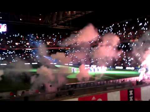 Video: Donkere Arena