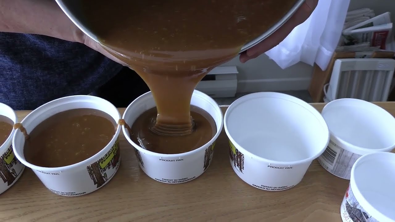 Comment faire du Beurre d'Érable à la MAIN - YouTube