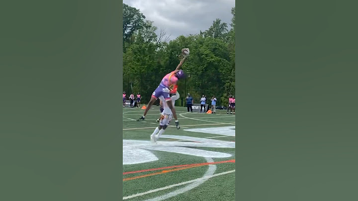 Why use two hands when u can use one? 🤚 #shorts #football #highlights #catch #7v7 #collegefootball