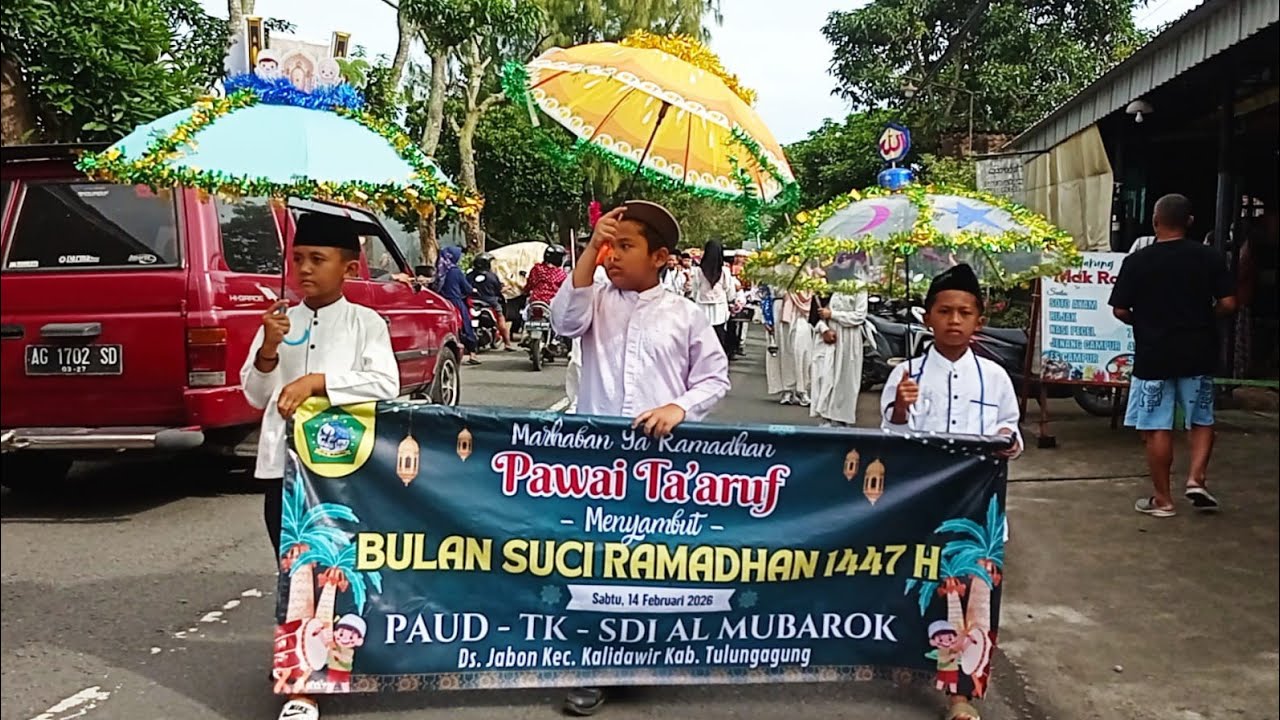 Pawai ta'aruf sangat meriah dengan payung hiasnya menyambut datangnya bulan suci ramadhan 1447 H
