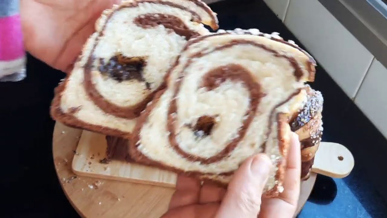 الى ما حمقك غيهبلك !! بريوش روعة منفوح وعالي بعجينة خطير مفشفش ورطب بحشوة الشكلاط ضروري تجربوه