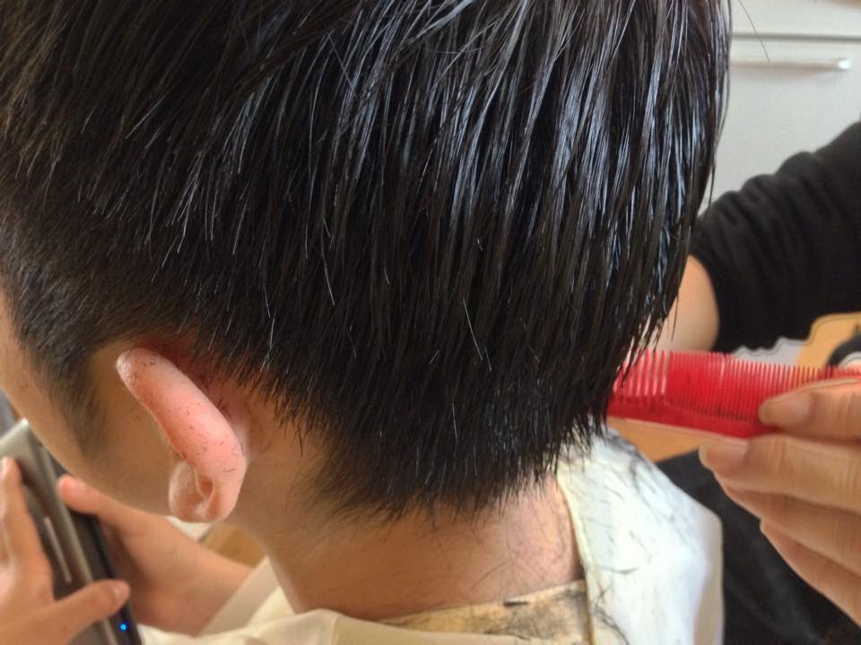 おうち 散髪 セルフカットで子供のくせ毛がひどく 縮毛矯正の方法とは Haircut Youtube