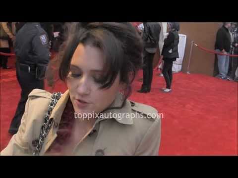 Shannon Woodward Shannon Woodward