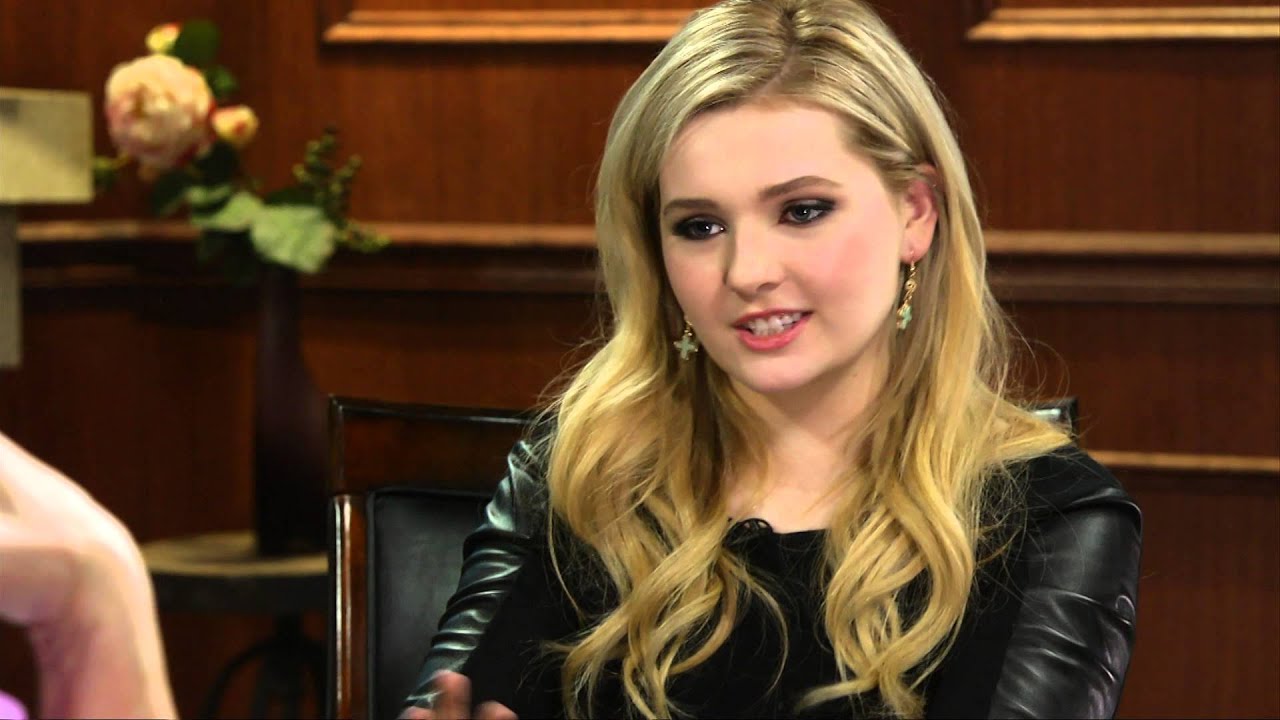 Abigail Breslin - 'I was not topless' - YouTube.