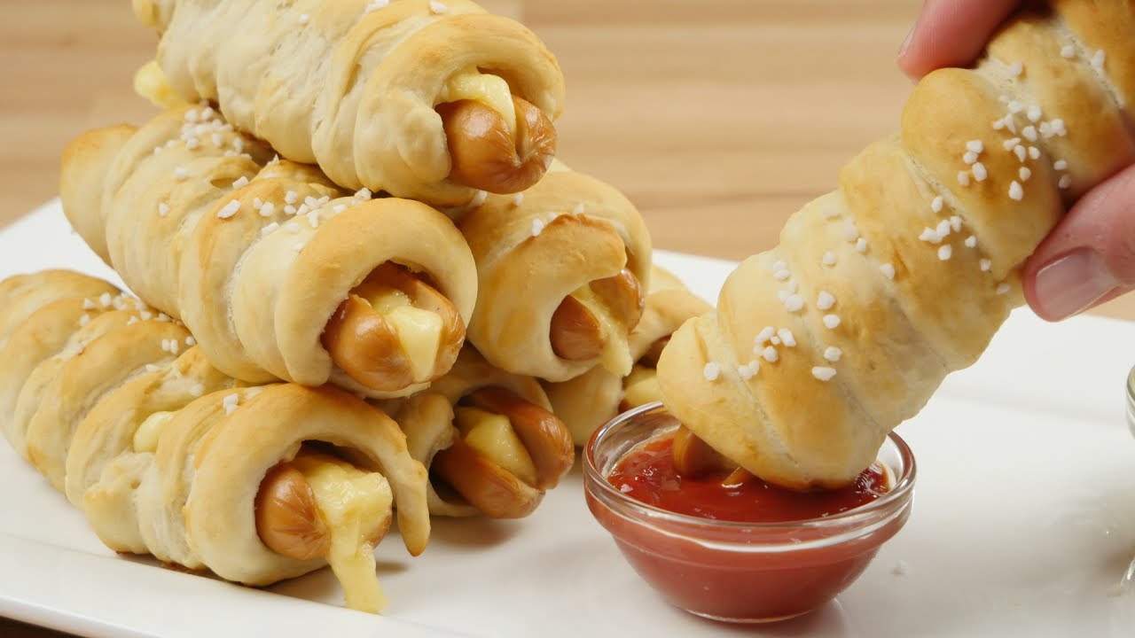 Cheese Pretzel Dogs I Würstchen im Brezelteig mit Käsefüllung