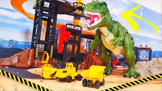 Dino Alarm auf der Baustelle | Können die Spielzeugautos den wilden Spielzeug Dinosaurier stoppen?