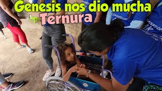 Hicimos entrega de una silla de ruedas a Genesis prima de Laurita. Parte 2