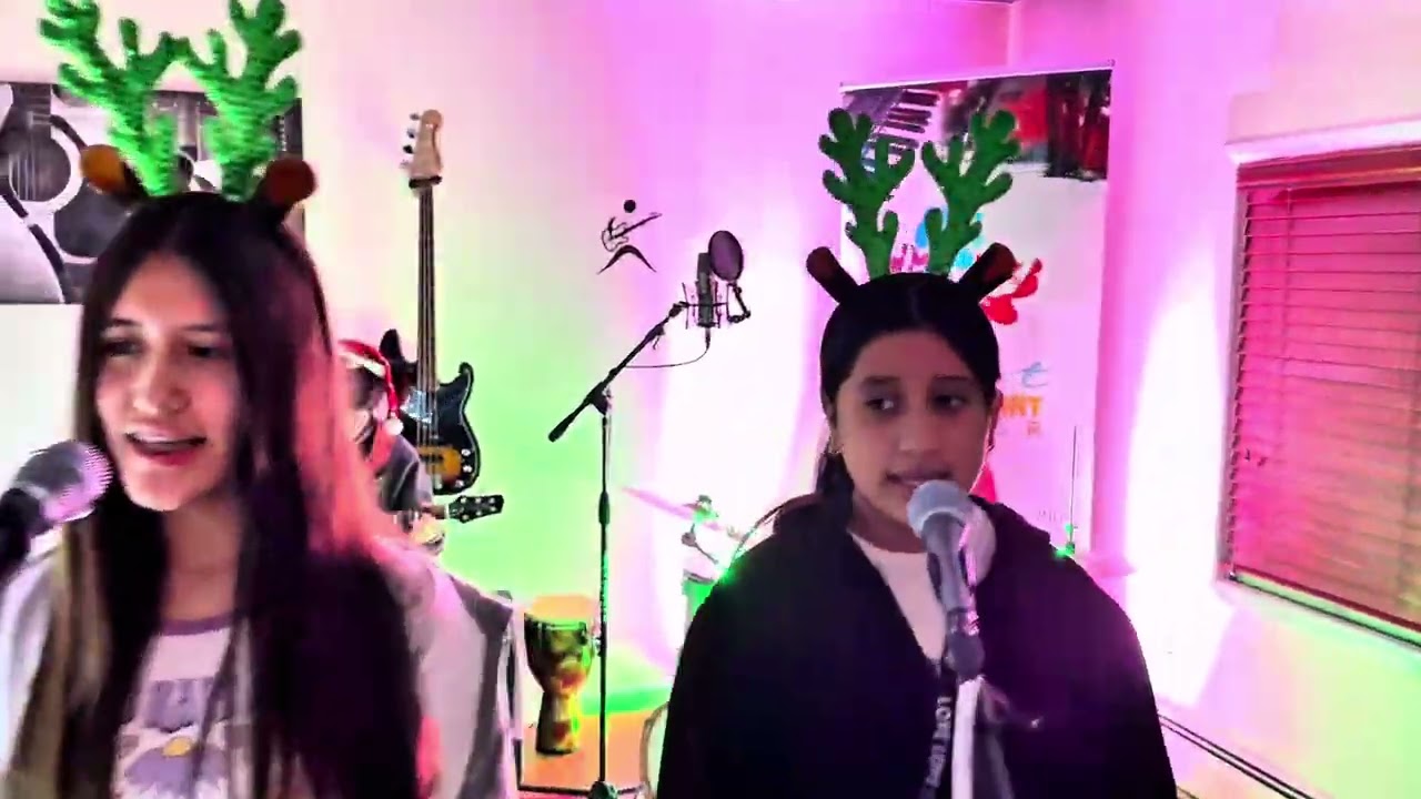 Feliz Navidad ( Hanna, Silvia, Justin, Santi, Adrian, Randy ) Nanuet Music And Art Center Christmas