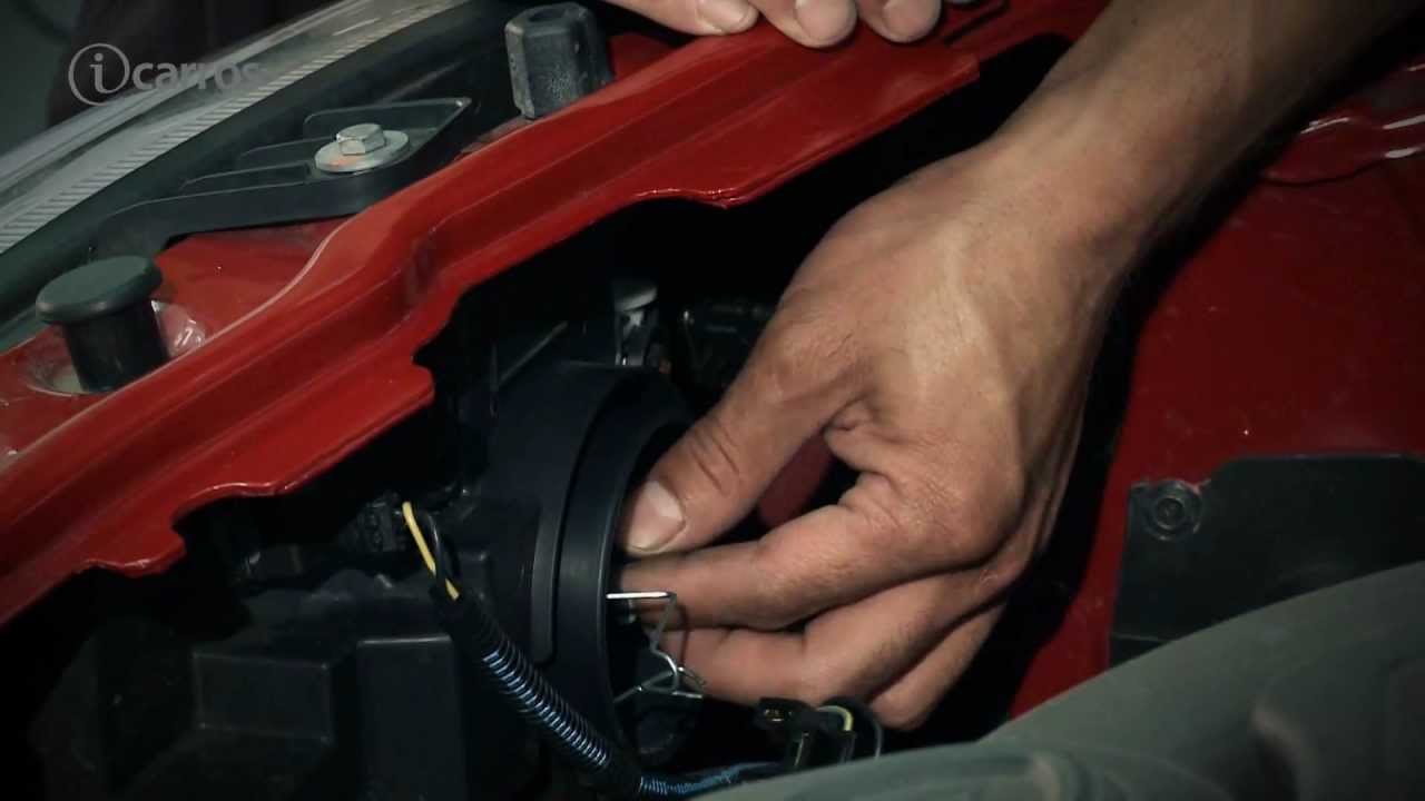 Aprenda a trocar as lâmpadas do farol em casa - YouTube