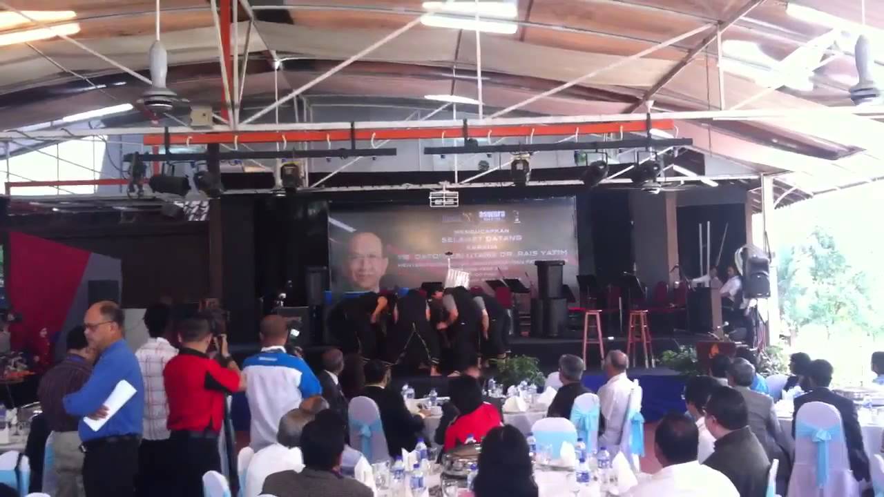 Stomp The Rhythm di Aswara