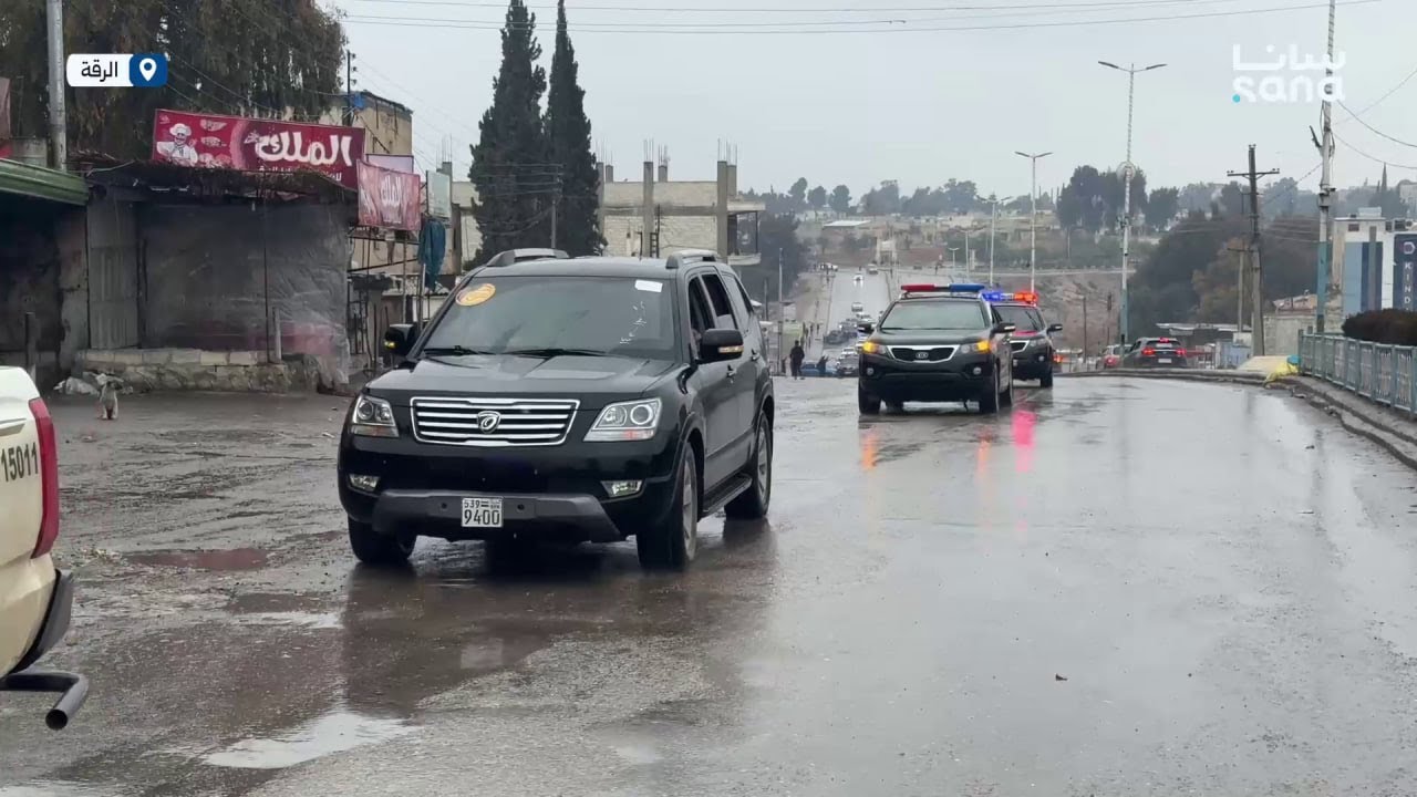 انتشار قوى الأمن الداخلي ووحدات A1 في مدينة الطبقة بريف الرقة بعد طرد عناصر تنظيم قسد