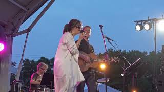 Teddy Thompson and Jenni Muldaur -  Pickin' Wild Mountain Berries @ Woodbridge |4K