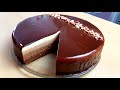 Entremet 3 chocolats avec un glaçage miroir au chocolat