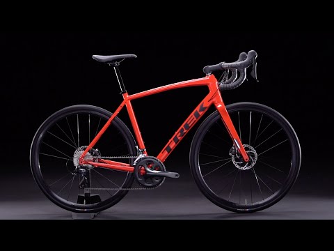 Vídeo: Trek Domane ALR4 Revisão do disco