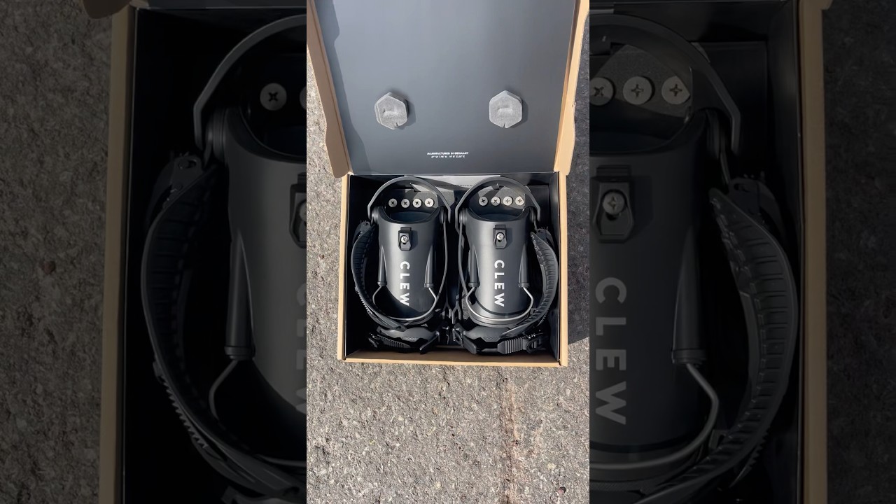 First look at the brand new Clew Independence 1.0 step-in bindings @clewsnowboarding #sponsored