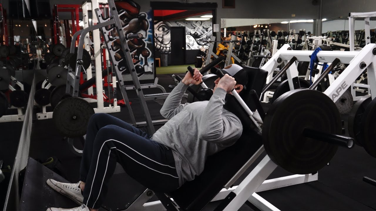 Bulking Chronicles #12 - Hack Squat for Sets of 20 Reps / Legs