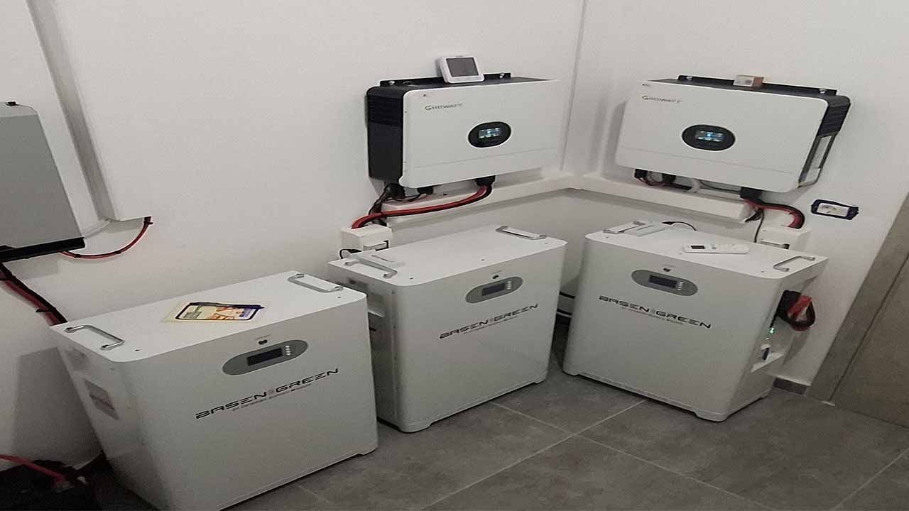 Αυτόνομο φωτοβολταικο με 9kw πάνελ και 45 μπαταρία