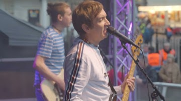 Tubthumping cover Chumbawamba - Performed by Britpop Reunion (I Get Knocked Down But I Get Up Again)